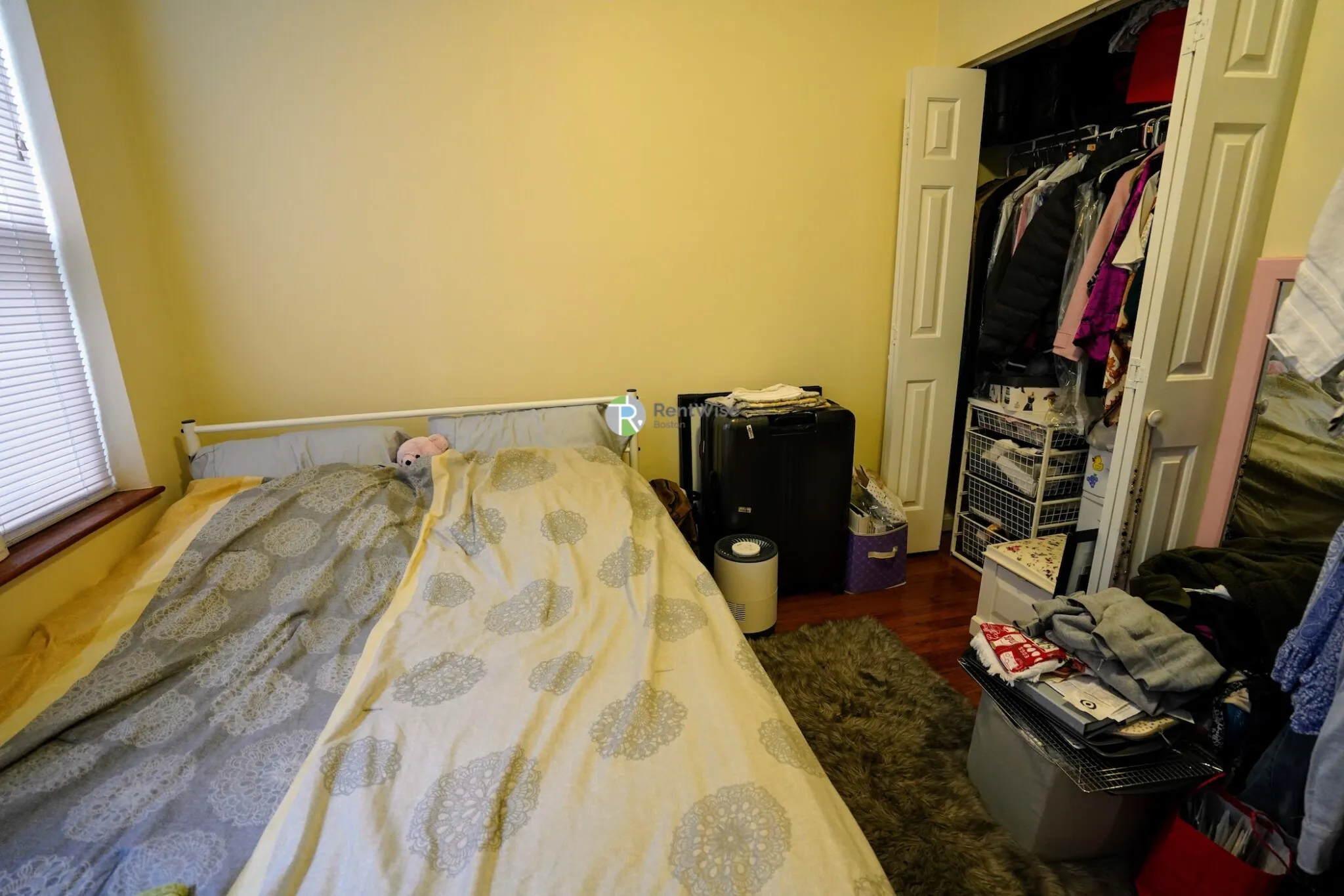 3 bed, 1 bath apartment for rent at 6 Lorraine Ter Unit 1, Brighton — photo 8 of 11