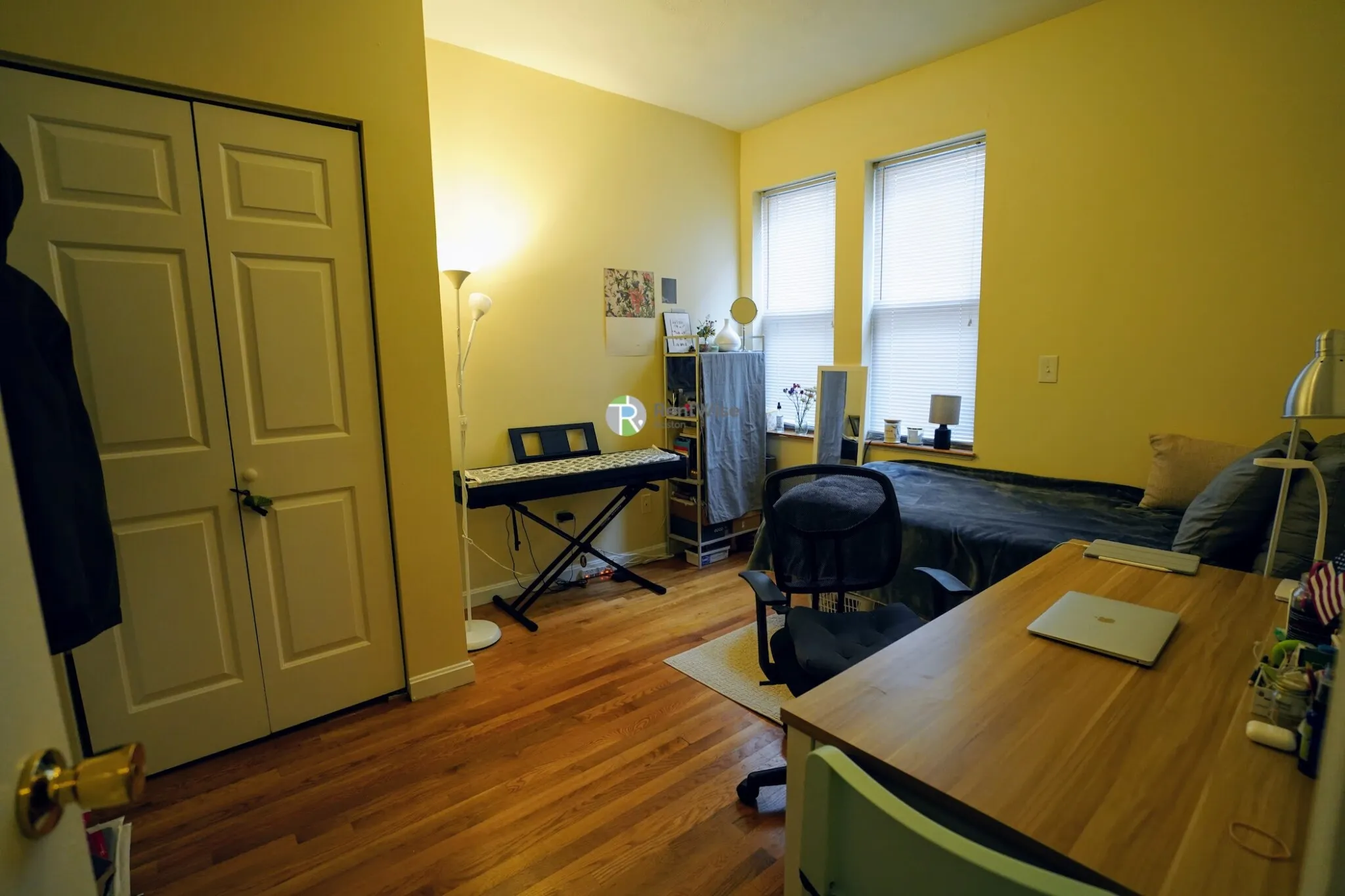 3 bed, 1 bath apartment for rent at 6 Lorraine Ter Unit 1, Brighton — photo 5 of 11