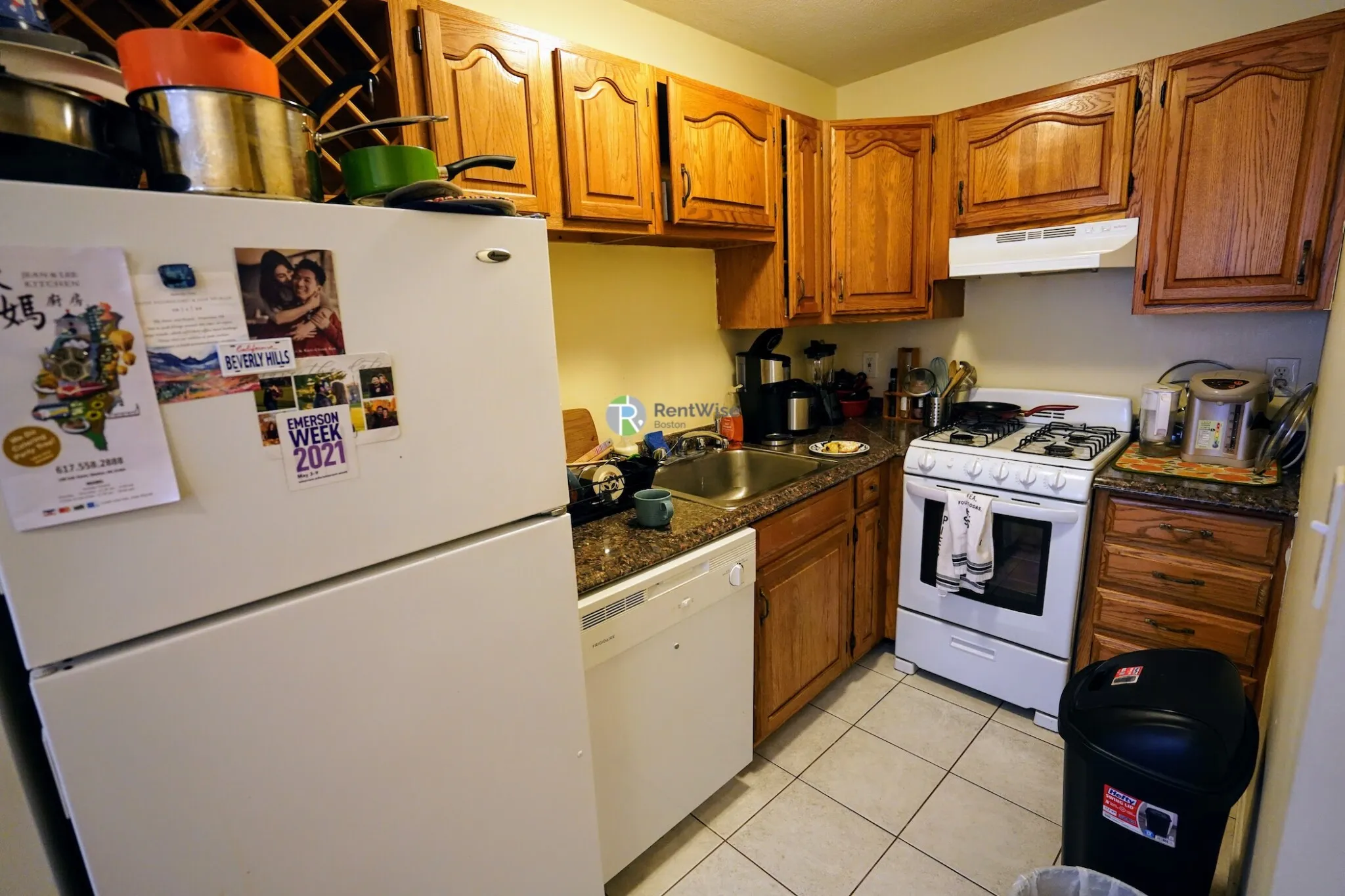3 bed, 1 bath apartment for rent at 6 Lorraine Ter Unit 1, Brighton — photo 4 of 11