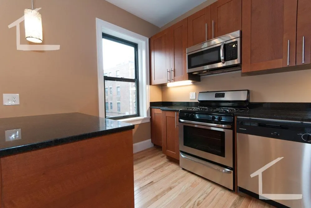 5 bed, 2 bath apartment for rent at 6 Lothian Rd Unit 3-1, Brighton — photo 5 of 10