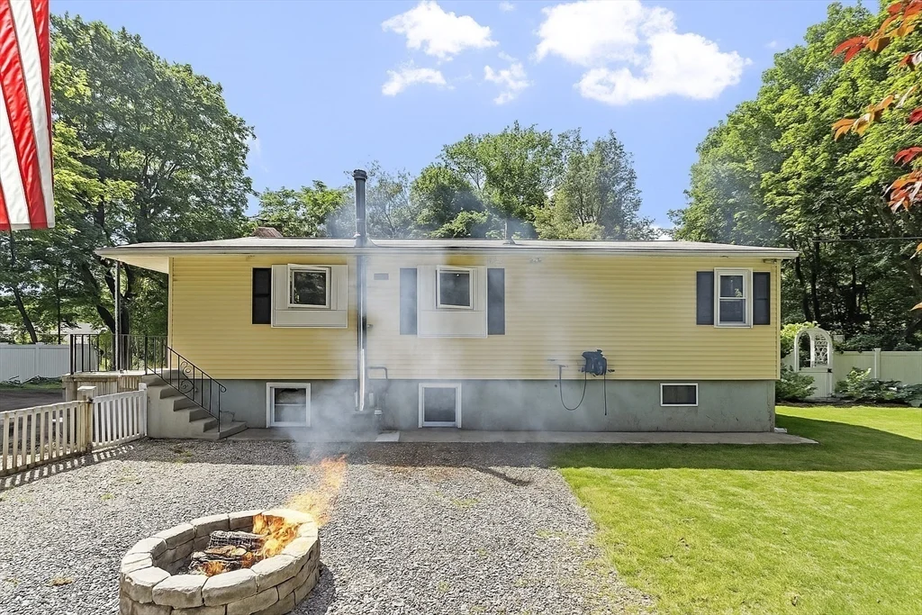 3 bed, 1 bath apartment for rent at 6 Mackin St, Hudson — photo 29 of 35