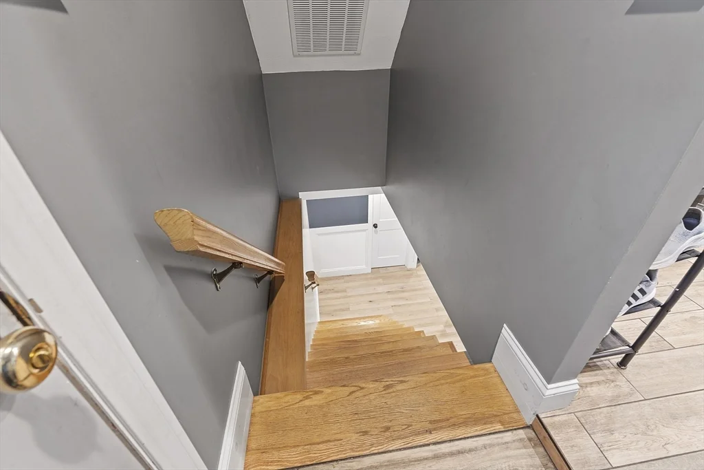 3 bed, 1 bath apartment for rent at 6 Mackin St, Hudson — photo 19 of 35