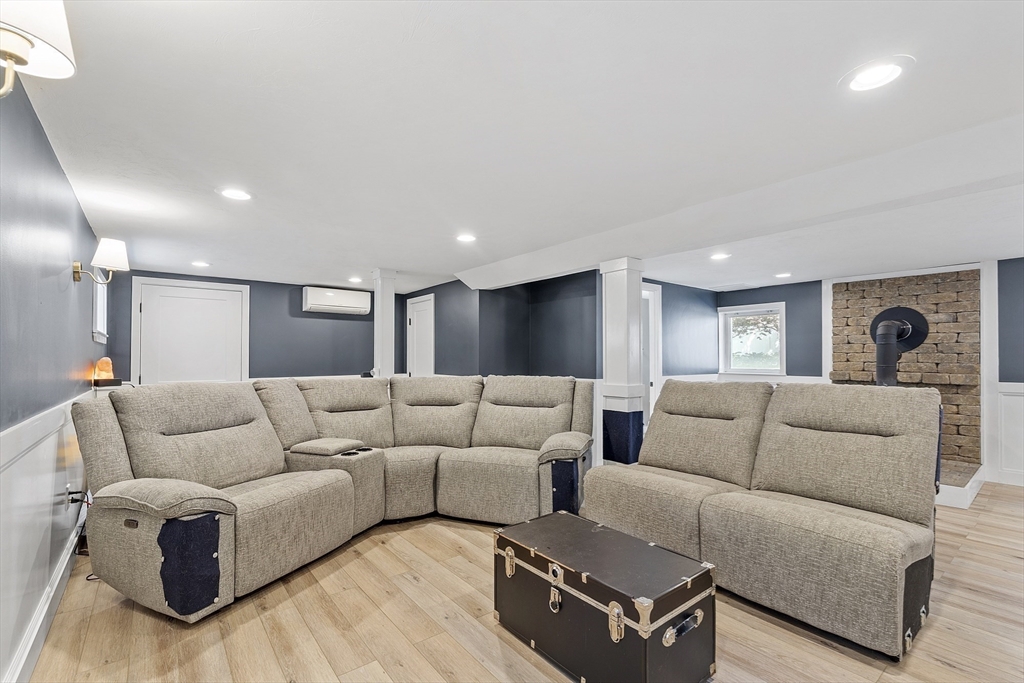 3 bed, 1 bath apartment for rent at 6 Mackin St, Hudson — photo 21 of 35
