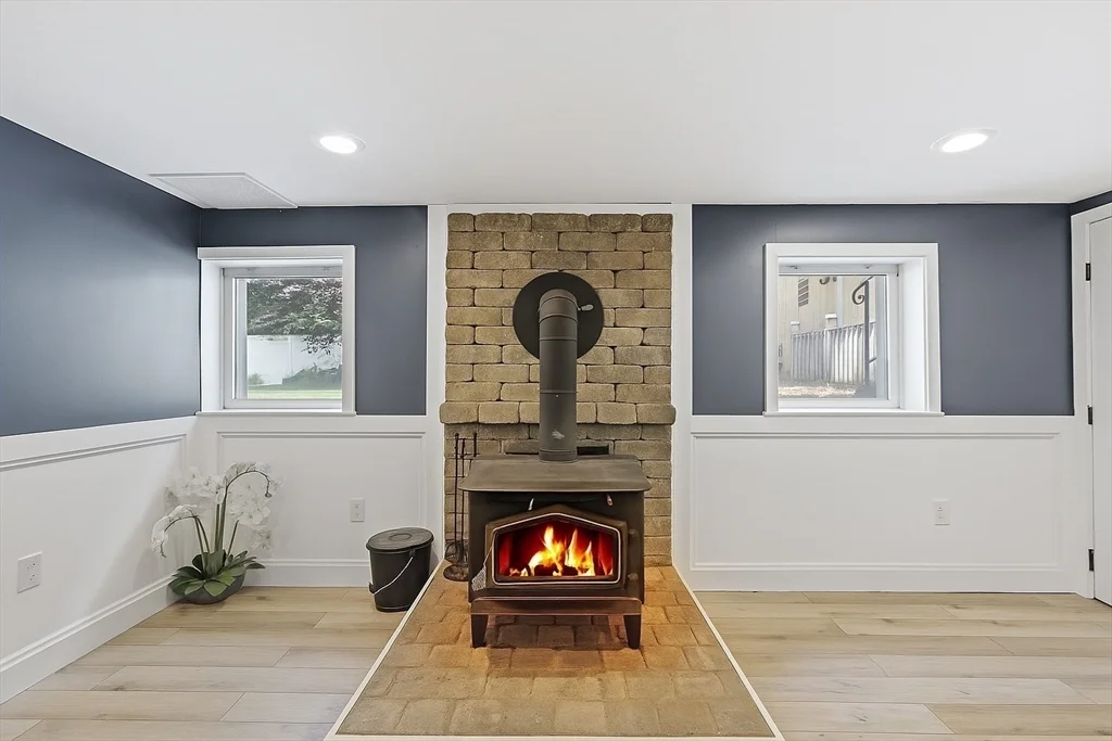3 bed, 1 bath apartment for rent at 6 Mackin St, Hudson — photo 23 of 35