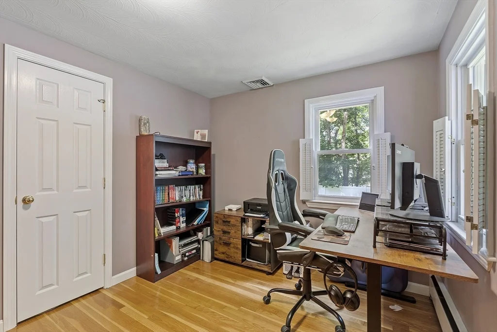 3 bed, 1 bath apartment for rent at 6 Mackin St, Hudson — photo 18 of 35