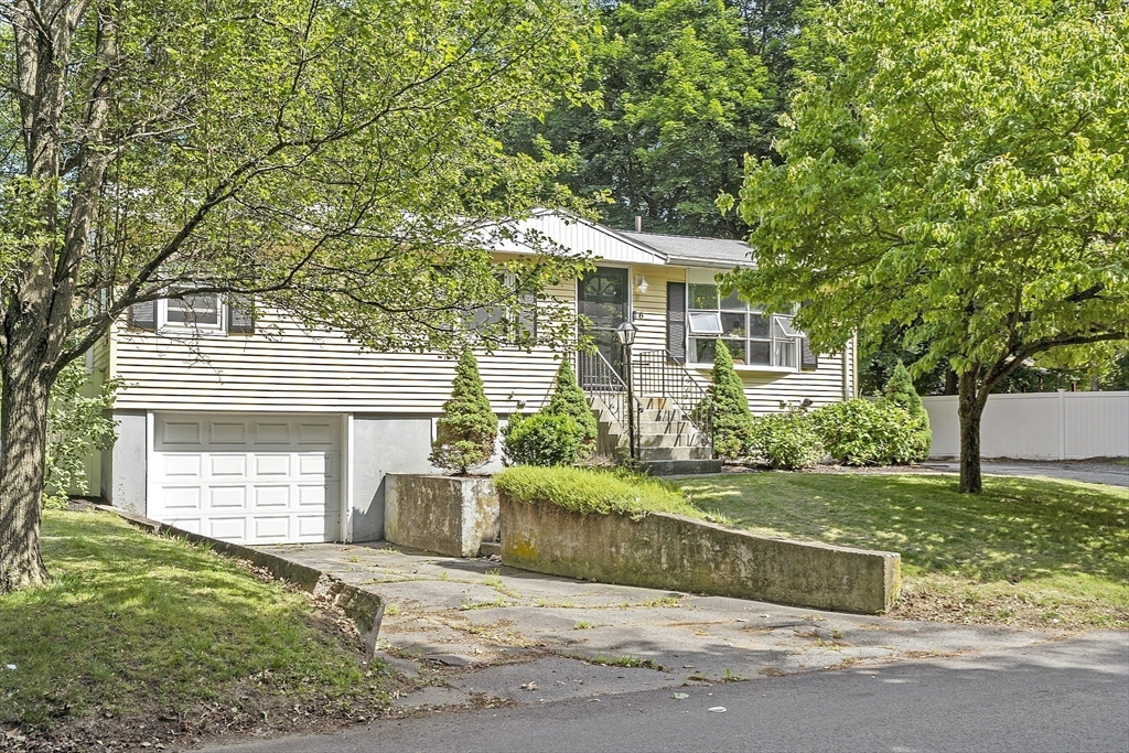 3 bed, 1 bath apartment for rent at 6 Mackin St, Hudson — photo 1 of 35