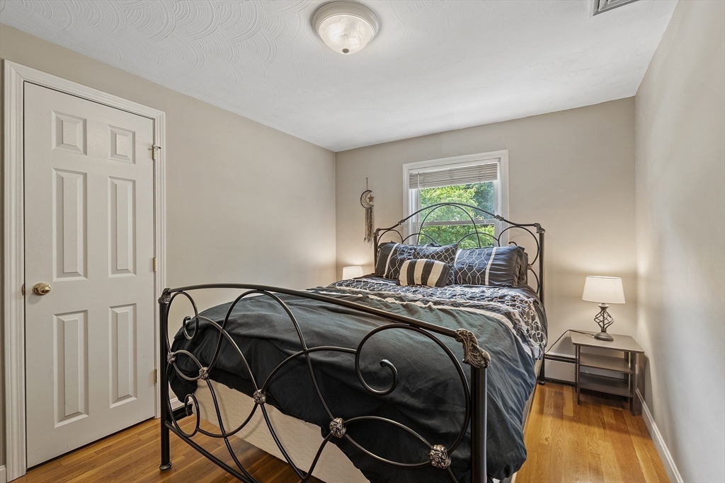 3 bed, 1 bath apartment for rent at 6 Mackin St, Hudson — photo 16 of 35