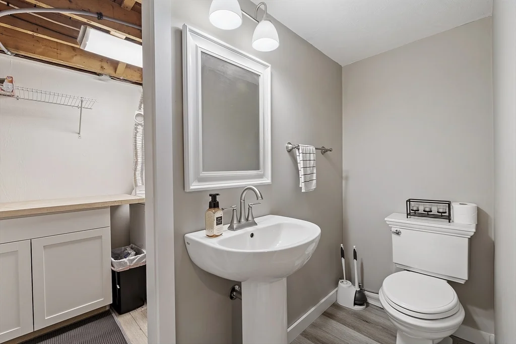 3 bed, 1 bath apartment for rent at 6 Mackin St, Hudson — photo 25 of 35