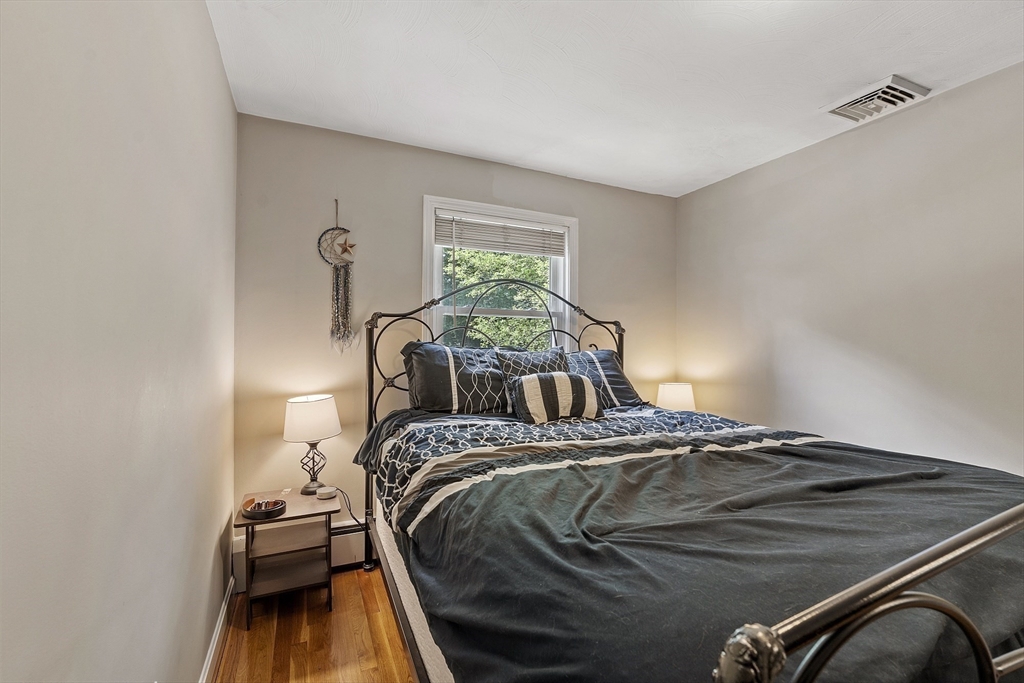 3 bed, 1 bath apartment for rent at 6 Mackin St, Hudson — photo 15 of 35