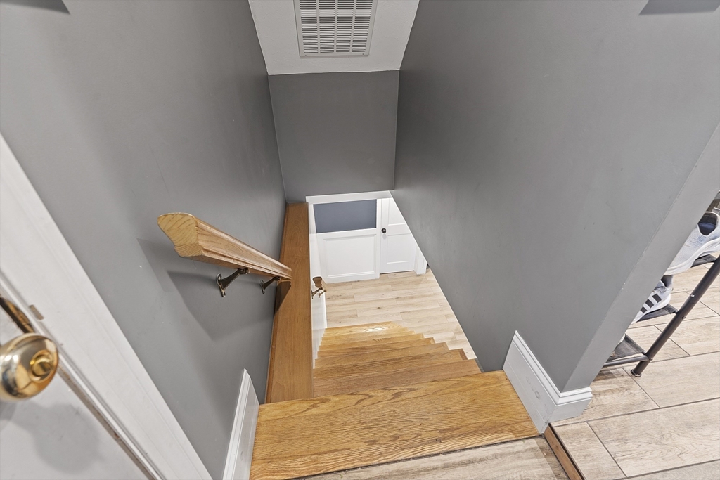 3 bed, 1 bath apartment for rent at 6 Mackin St, Hudson — photo 19 of 35