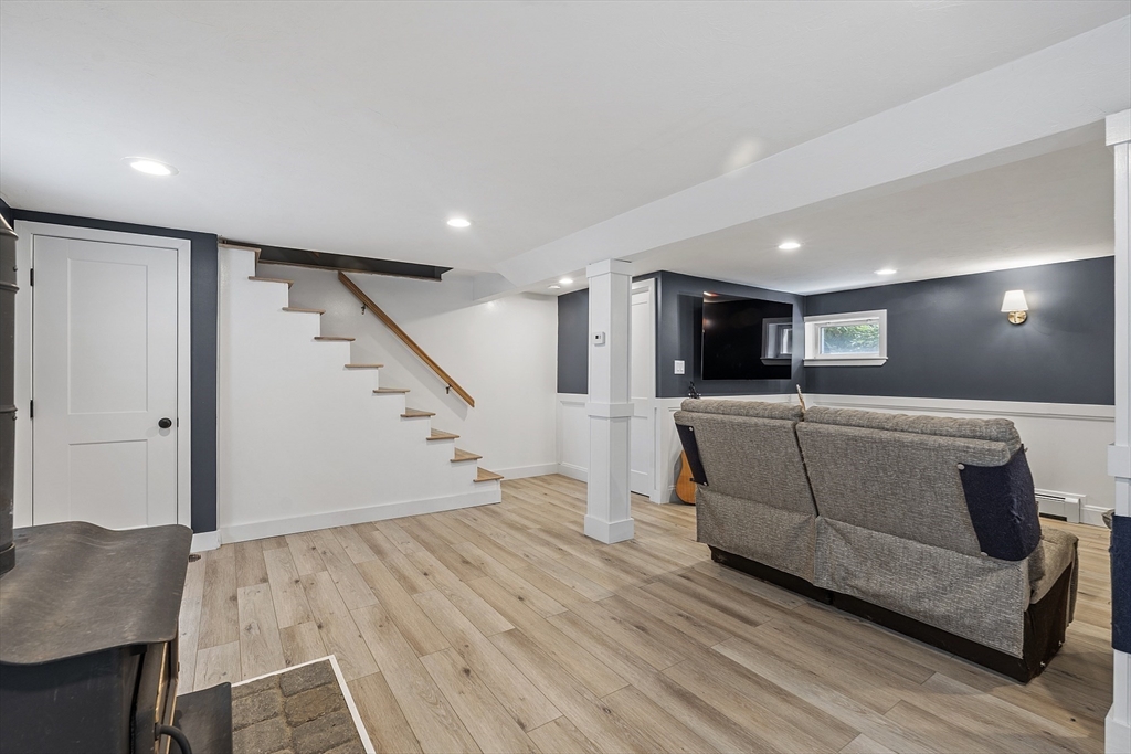 3 bed, 1 bath apartment for rent at 6 Mackin St, Hudson — photo 20 of 35