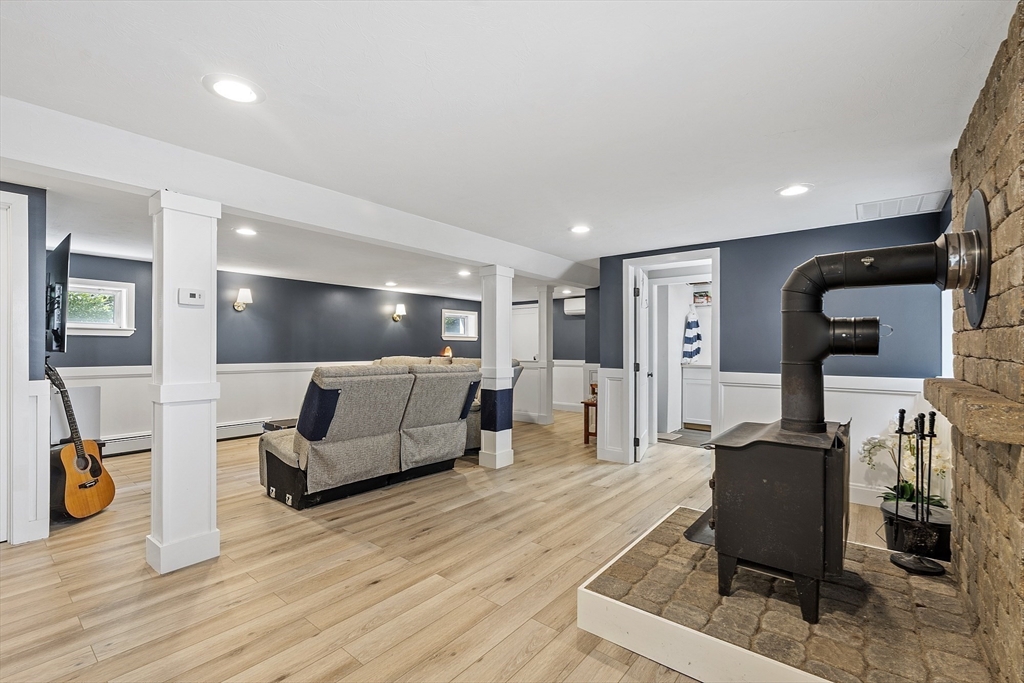 3 bed, 1 bath apartment for rent at 6 Mackin St, Hudson — photo 24 of 35
