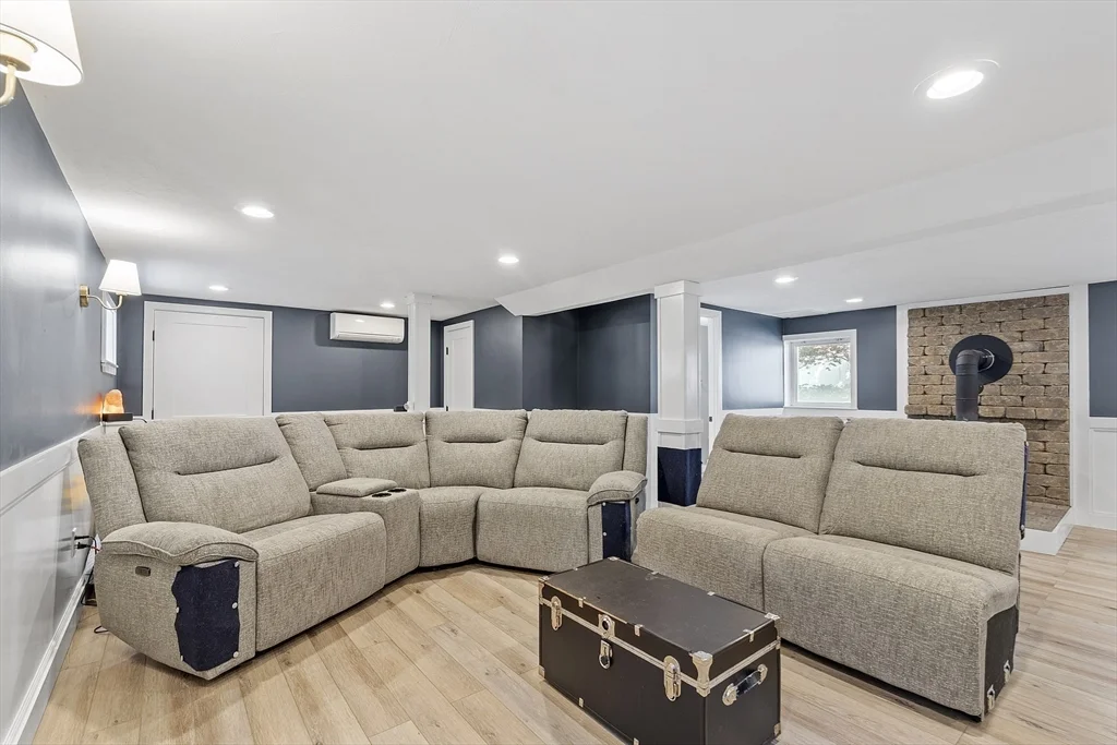 3 bed, 1 bath apartment for rent at 6 Mackin St, Hudson — photo 21 of 35