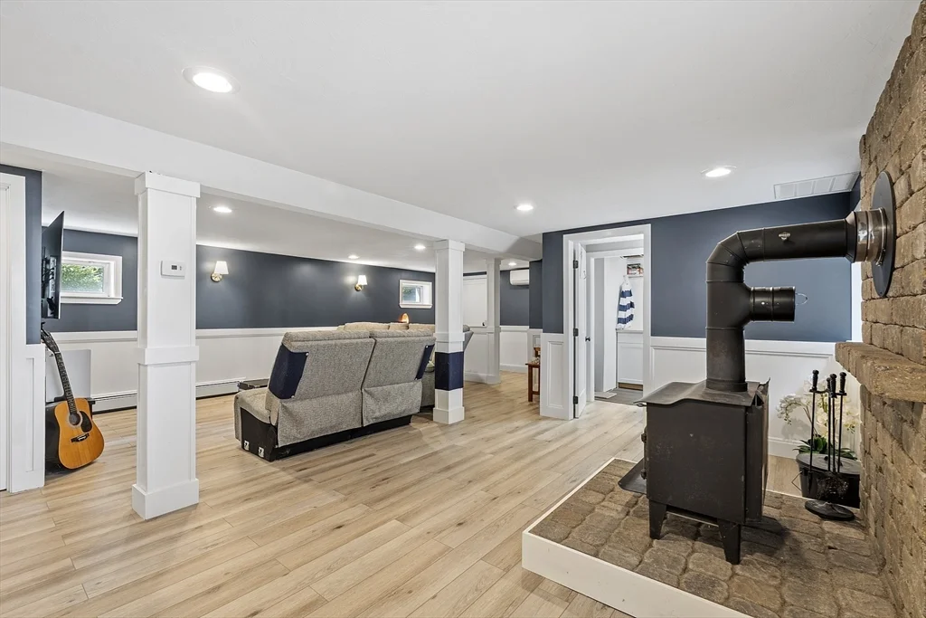 3 bed, 1 bath apartment for rent at 6 Mackin St, Hudson — photo 24 of 35