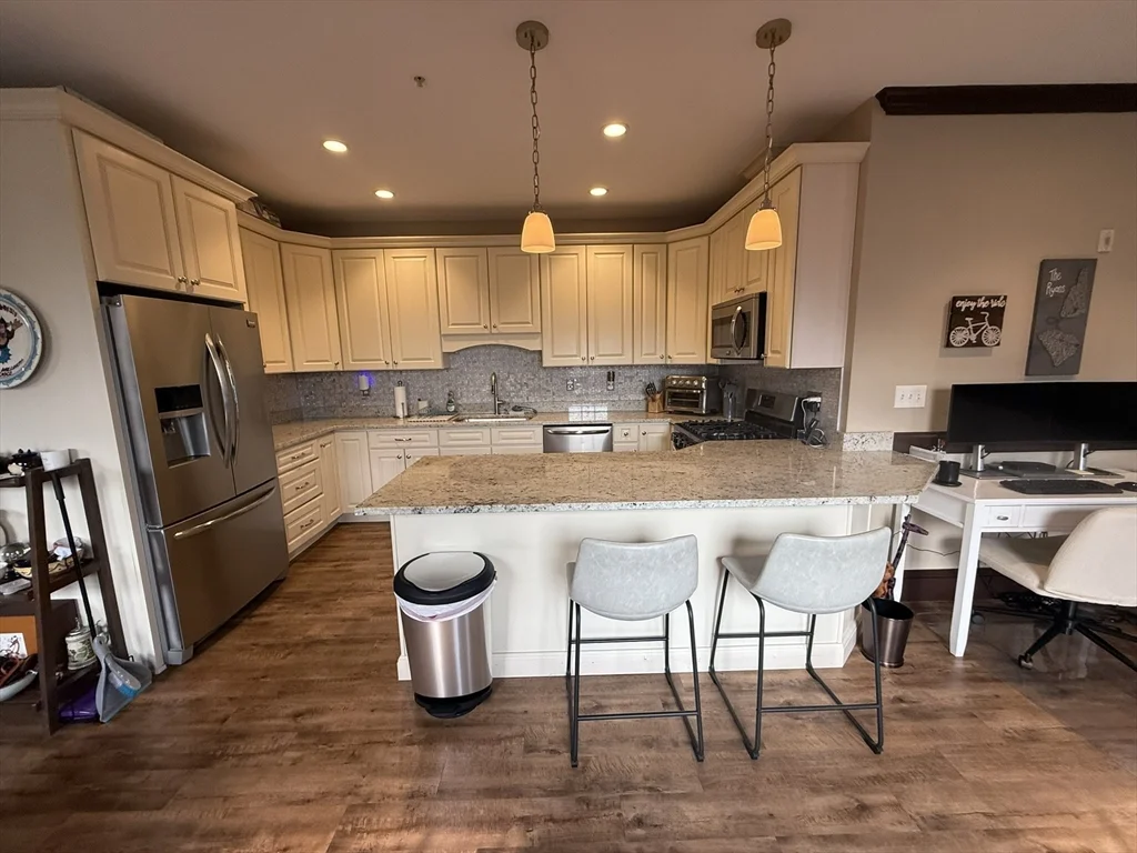1 bed, 1 bath apartment for rent at 6 Main St Ext Unit 621, Downtown — photo 10 of 28