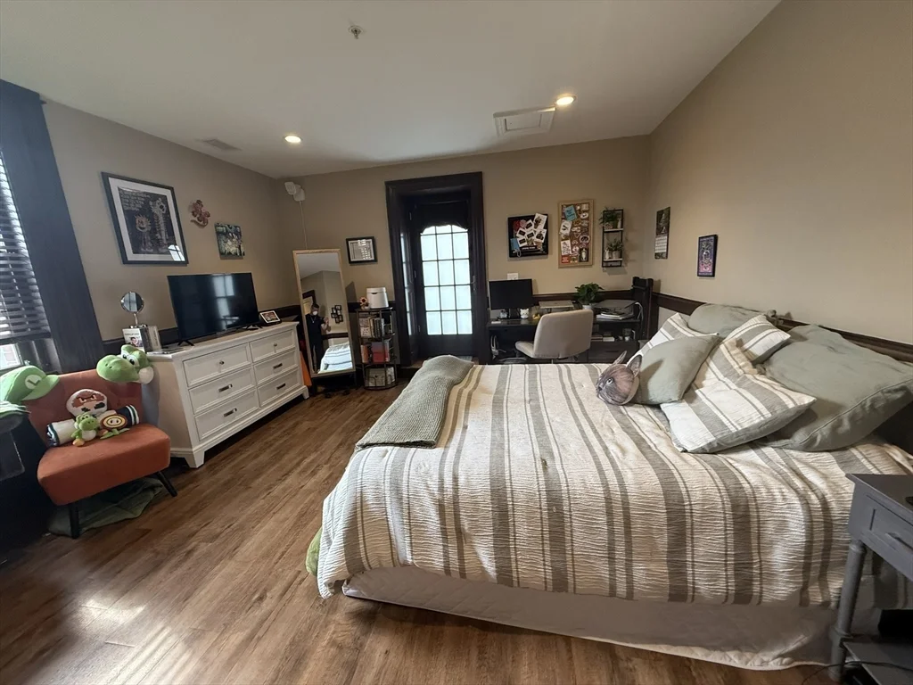 1 bed, 1 bath apartment for rent at 6 Main St Ext Unit 621, Downtown — photo 16 of 28