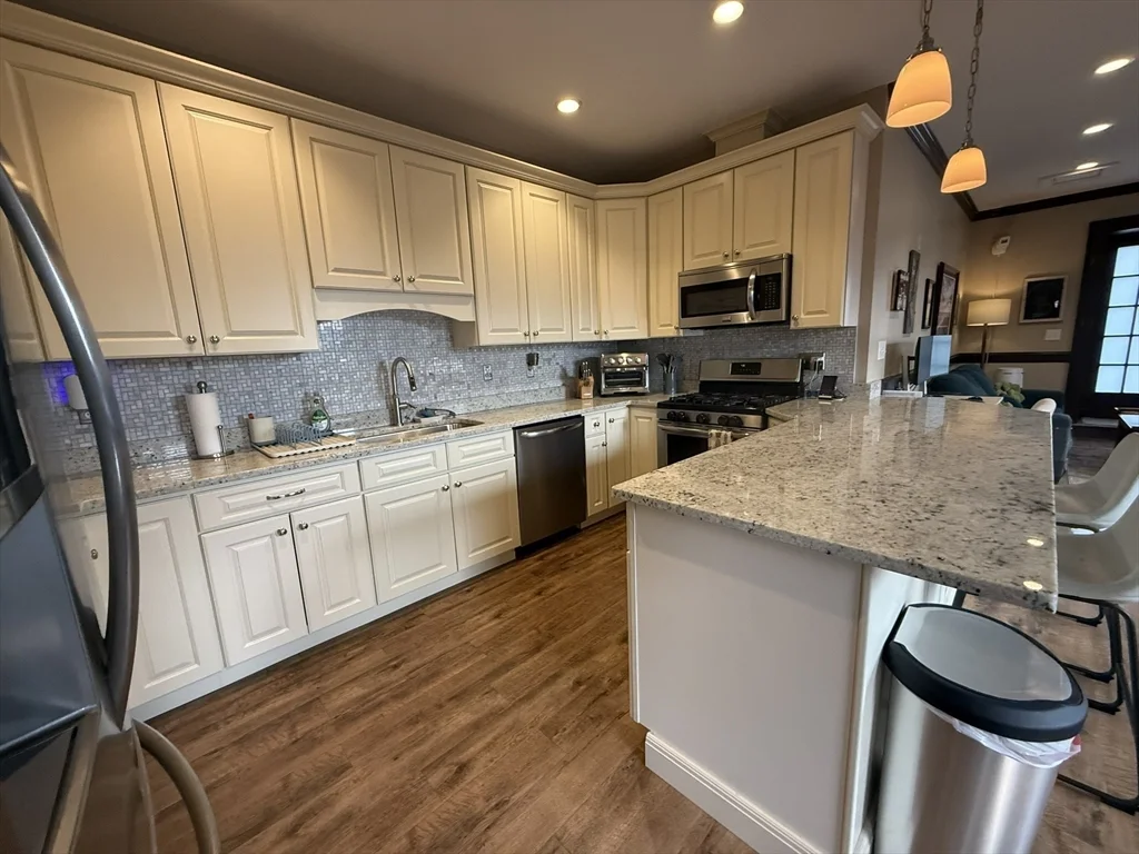 1 bed, 1 bath apartment for rent at 6 Main St Ext Unit 621, Downtown — photo 9 of 28