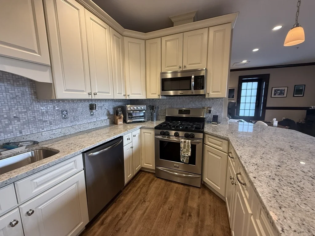1 bed, 1 bath apartment for rent at 6 Main St Ext Unit 621, Downtown — photo 8 of 28