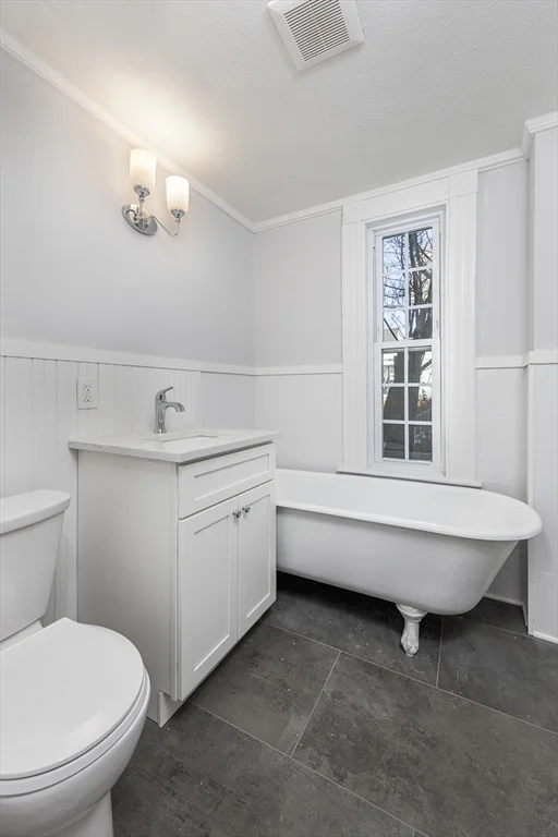 2 bed, 2 bath apartment for rent at 6 Maple Ave Unit 1, Swampscott — photo 17 of 20