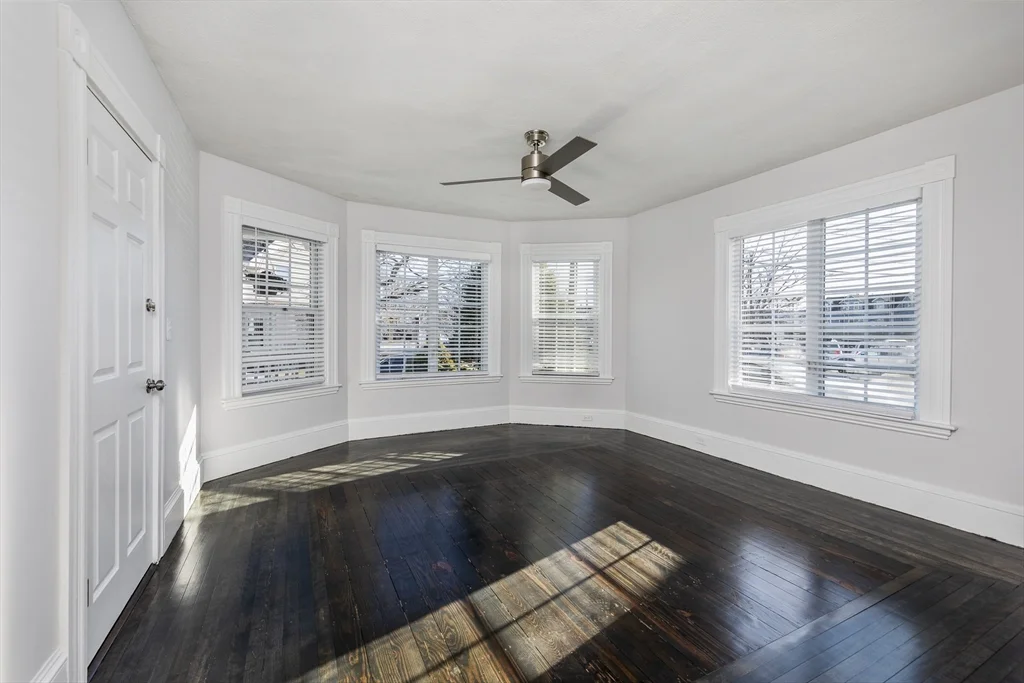 2 bed, 2 bath apartment for rent at 6 Maple Ave Unit 1, Swampscott — photo 3 of 20
