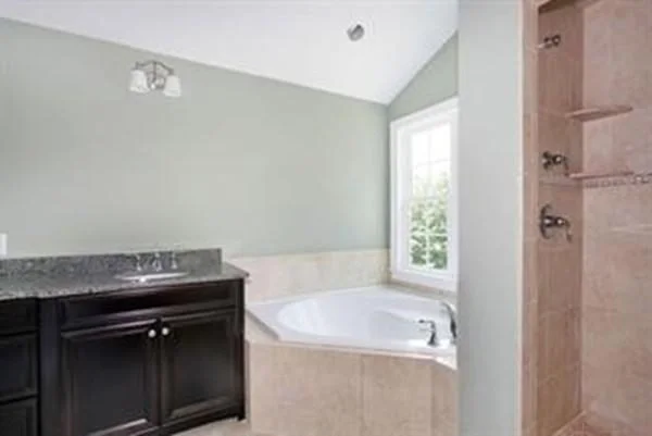 4 bed, 3 bath apartment for rent at 6 Maple Way Unit 6, Boylston — photo 16 of 24