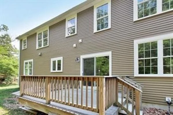 4 bed, 3 bath apartment for rent at 6 Maple Way Unit 6, Boylston — photo 22 of 24