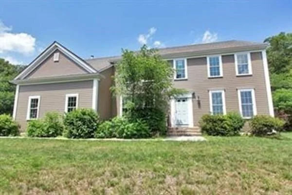 4 bed, 3 bath apartment for rent at 6 Maple Way Unit 6, Boylston — photo 1 of 24