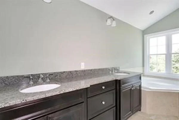 4 bed, 3 bath apartment for rent at 6 Maple Way Unit 6, Boylston — photo 15 of 24