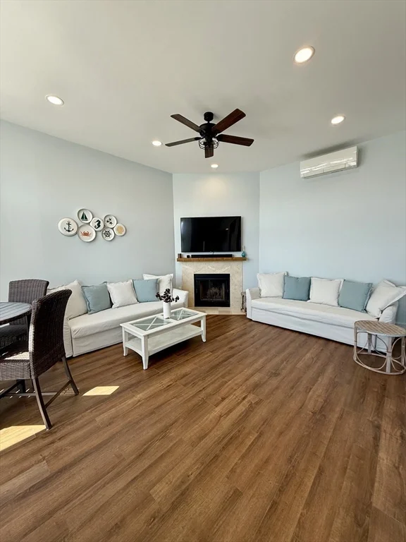 3 bed, 3 bath apartment for rent at 6 Marina Dr Unit 6, Hull — photo 5 of 33