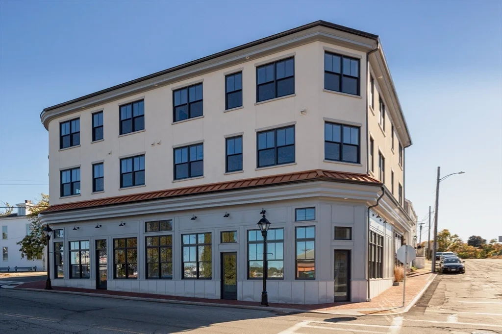 2 bed, 2 bath apartment for rent at 6 Market St Unit 201, Newburyport — photo 3 of 30