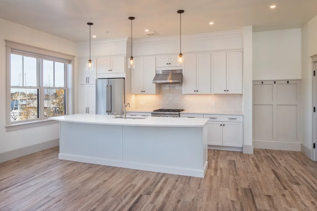 2 bed, 2 bath apartment for rent at 6 Market Unit 3, Newburyport — photo 7 of 16