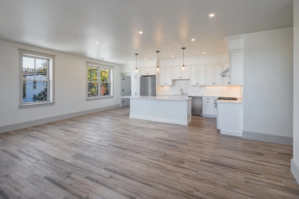 3 bed, 2 bath apartment for rent at 6 Market Unit 4, Newburyport — photo 12 of 27