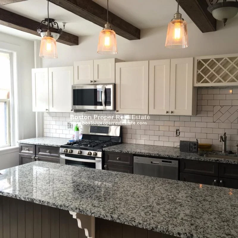 1 bed, 1 bath apartment for rent at 6 Marlborough St Unit 4B, Back Bay