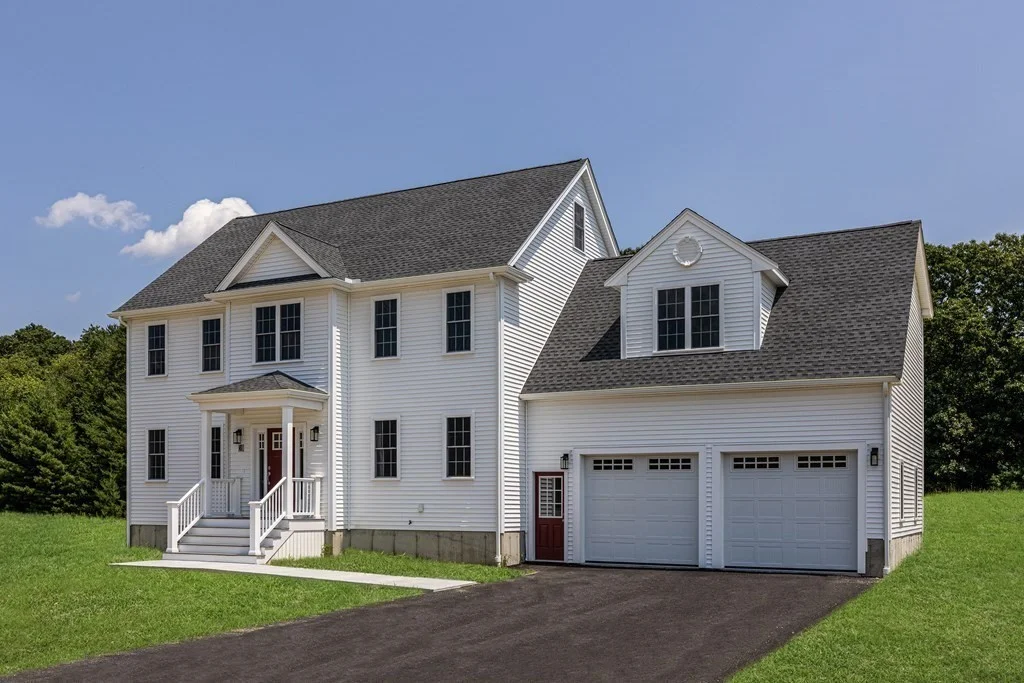4 bed, 2 bath apartment for rent at 6 May Rd, Millis — photo 1 of 19