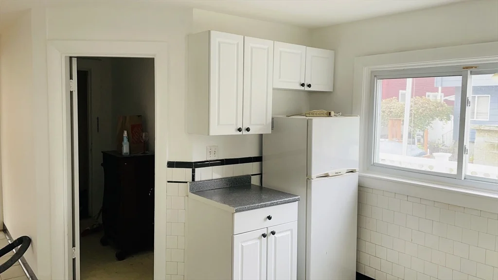 4 bed, 1 bath apartment for rent at 6 Meacham St Unit 1, Somerville — photo 2 of 8