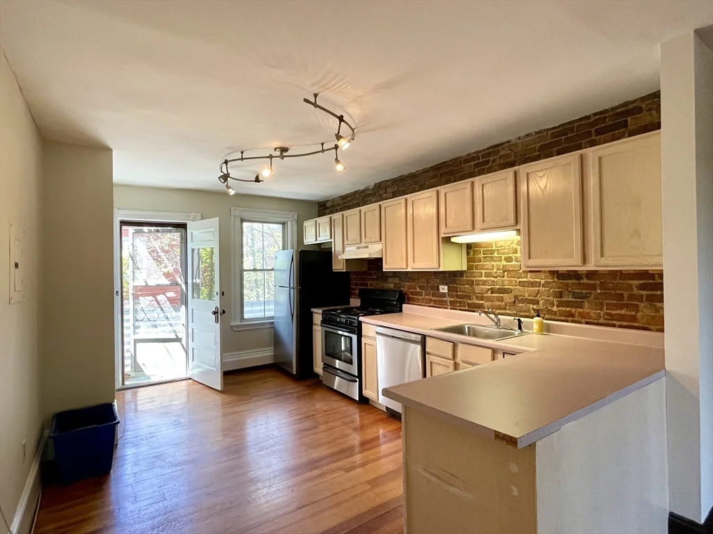 2 bed, 1 bath apartment for rent at 6 Mead St Unit 2, Allston — photo 8 of 8