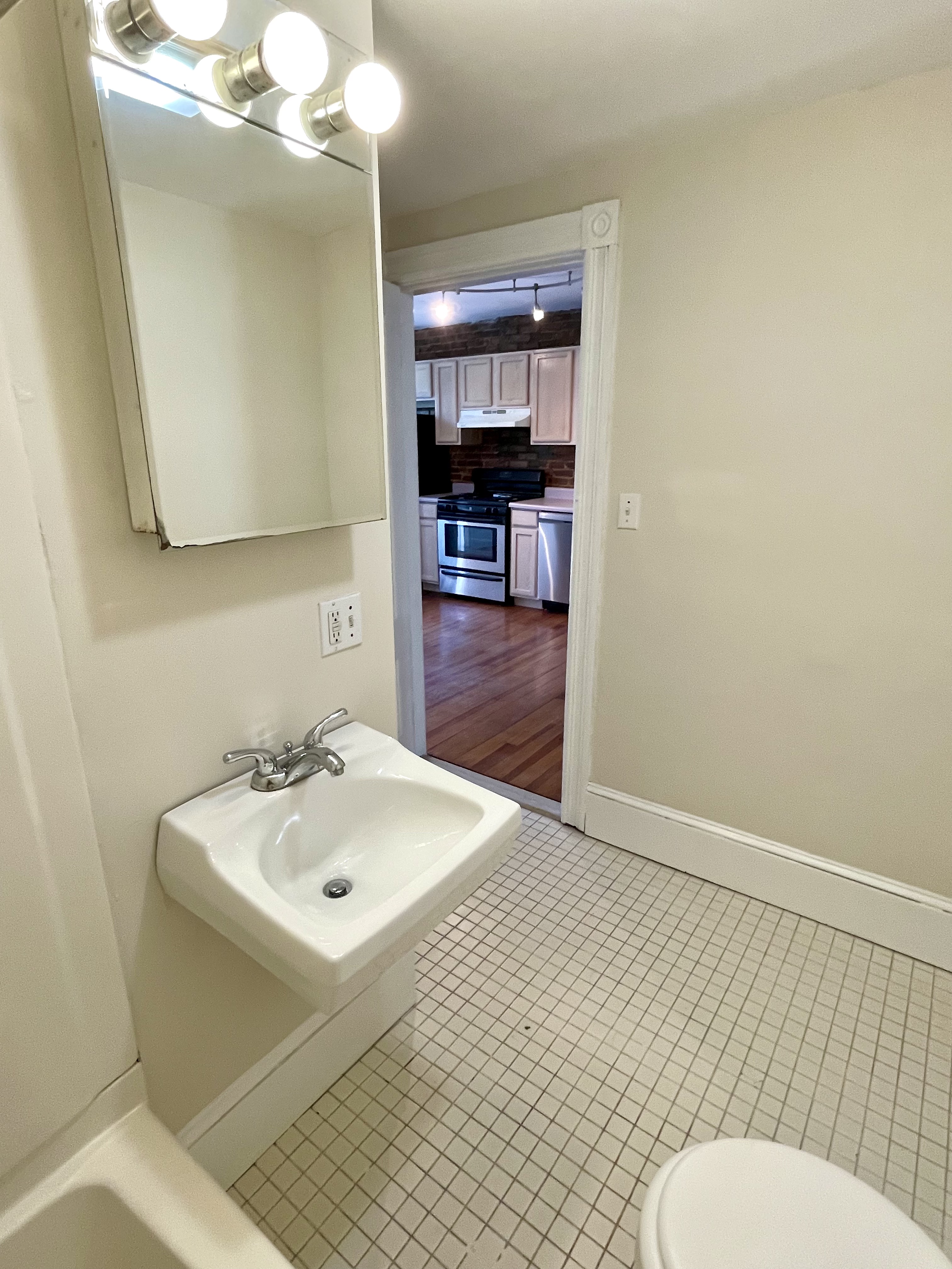 2 bed, 1 bath apartment for rent at 6 Mead St Unit 2A, Lower Allston — photo 8 of 16