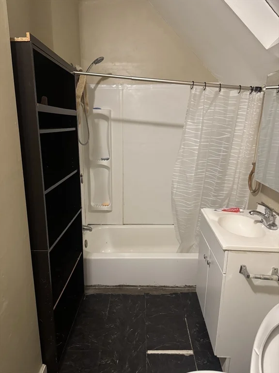 4 bed, 1 bath apartment for rent at 6 Minot St Unit 6, Lynn — photo 6 of 10