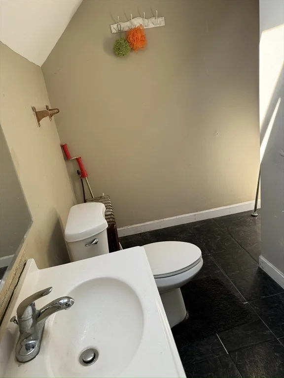 4 bed, 1 bath apartment for rent at 6 Minot St Unit 6, Lynn — photo 7 of 10