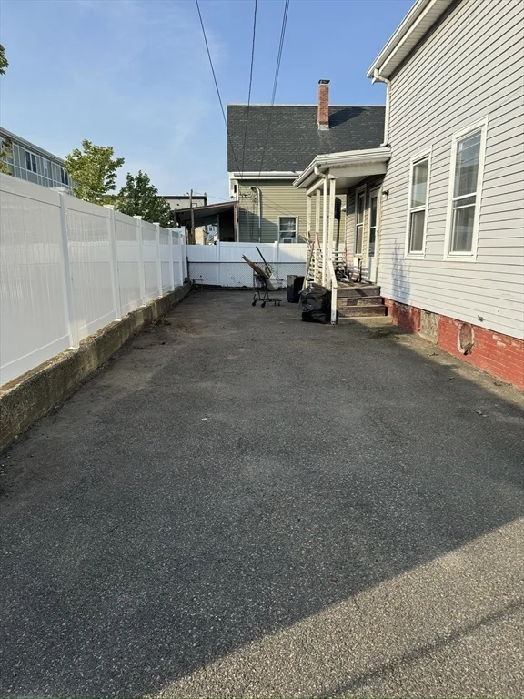 4 bed, 1 bath apartment for rent at 6 Minot St Unit 6, Lynn — photo 8 of 10