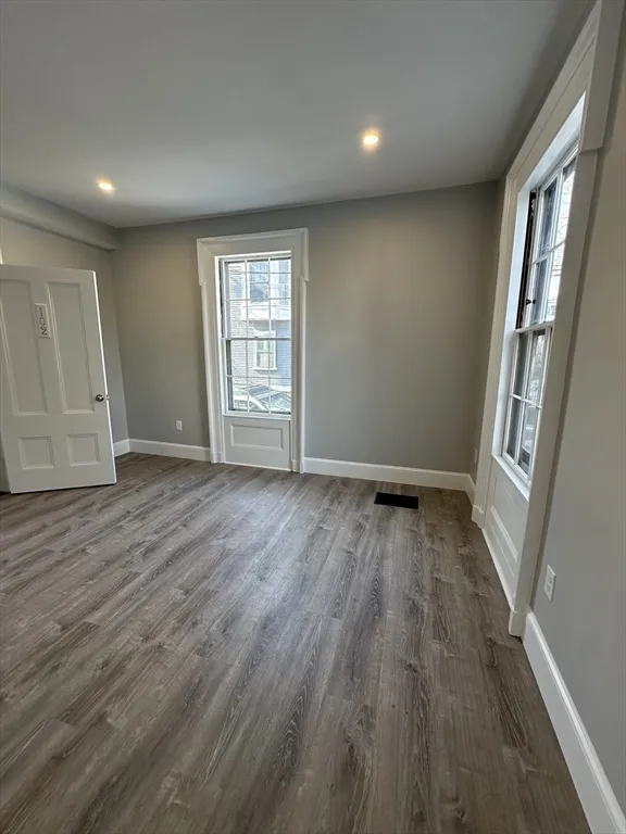Studio bed, 1 bath apartment for rent at 6 Monroe St Unit 102, Salem — photo 4 of 8