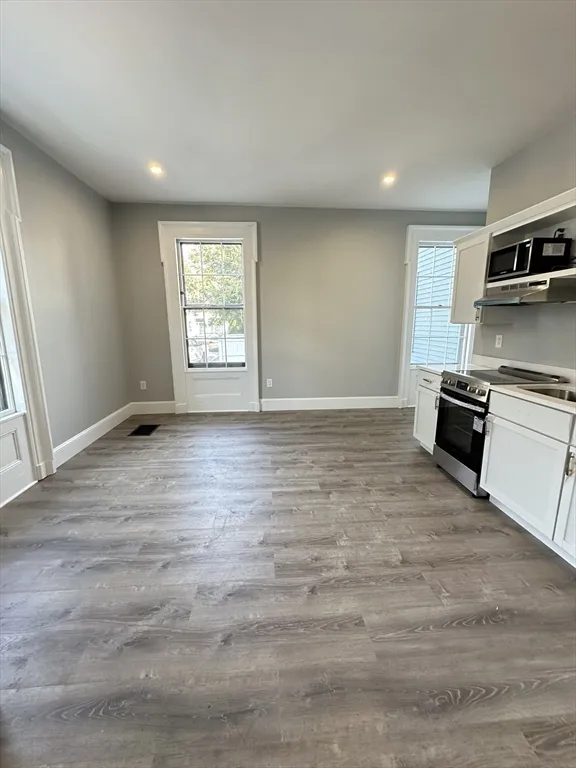 Studio bed, 1 bath apartment for rent at 6 Monroe St Unit 102, Salem — photo 1 of 8