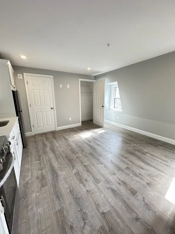 Studio bed, 1 bath apartment for rent at 6 Monroe St Unit 315, Salem — photo 5 of 7