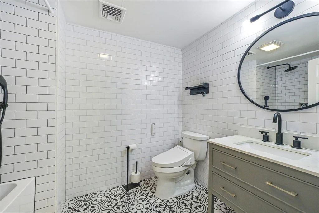 3 bed, 2 bath apartment for rent at 6 Montaup Rd Unit 6, Sharon — photo 17 of 35