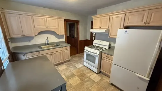 3 bed, 1 bath apartment for rent at 6 Narragansett St Unit 2, Dorchester — photo 16 of 20