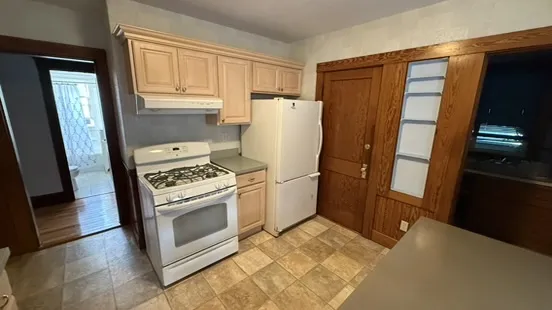 3 bed, 1 bath apartment for rent at 6 Narragansett St Unit 2, Dorchester — photo 4 of 20