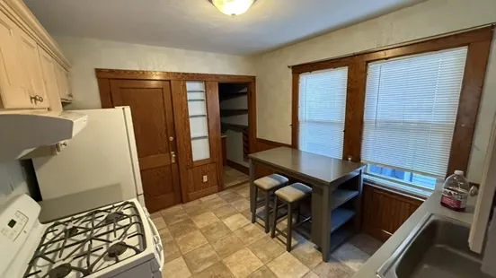 3 bed, 1 bath apartment for rent at 6 Narragansett St Unit 2, Dorchester — photo 1 of 20