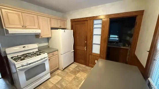 3 bed, 1 bath apartment for rent at 6 Narragansett St Unit 2, Dorchester — photo 5 of 20