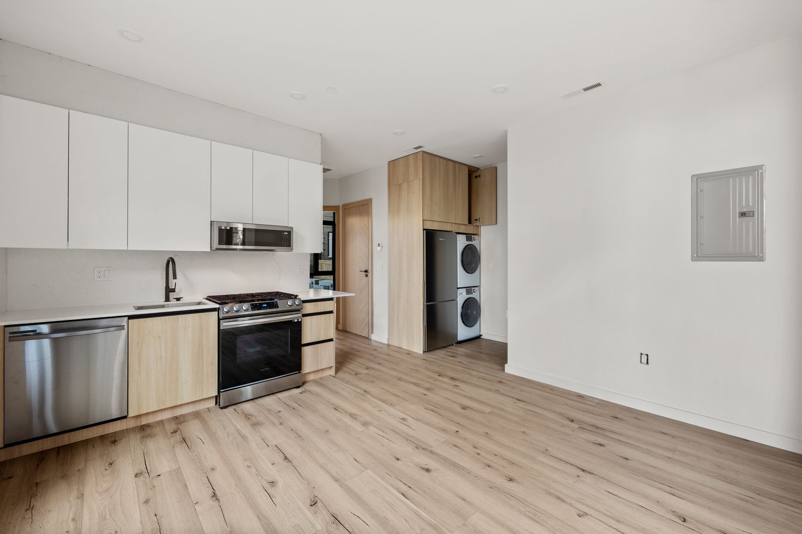 2 bed, 2 bath apartment for rent at 6 National St Unit 2, South Boston — photo 3 of 15