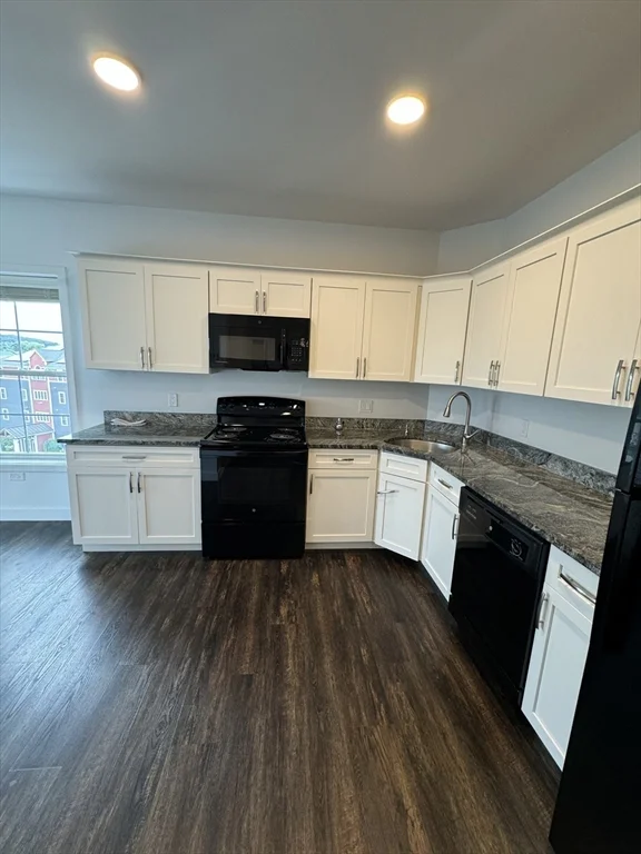 2 bed, 1 bath apartment for rent at 6 Needhams Landing Rd Unit 206, Lynn